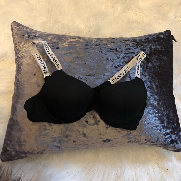 Victoria's Secret Other - ❣️Price Drop ❣️Victoria’s Secret Logo Push-up Bra